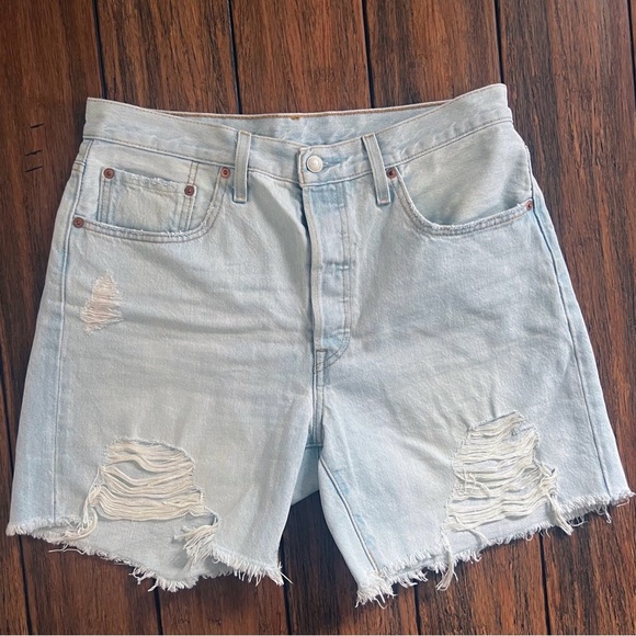 Levi’s 501 Button Fly Cut Off Festival Shorts Lightwash Size 31 Ripped Cotton - Picture 2 of 12
